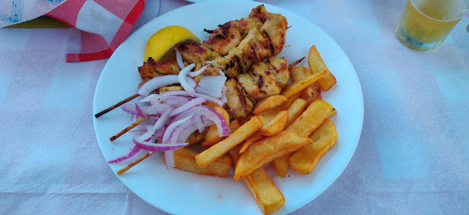 Sta Karvouna Grill House